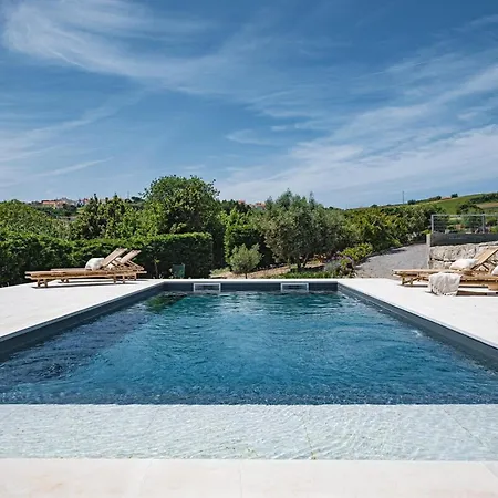 Advania Villa Lourinhã
